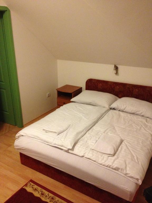 Zatonyi Csarda Panzio Bed & Breakfast Dunasziget Bilik gambar