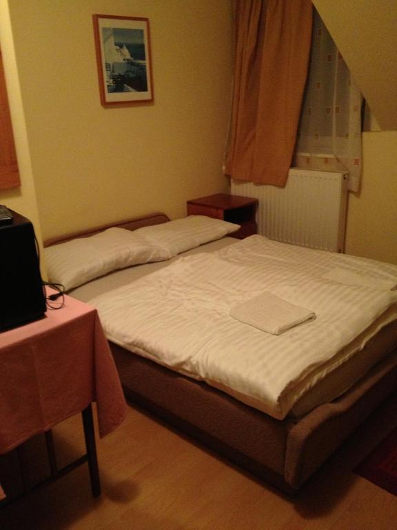 Zatonyi Csarda Panzio Bed & Breakfast Dunasziget Bilik gambar